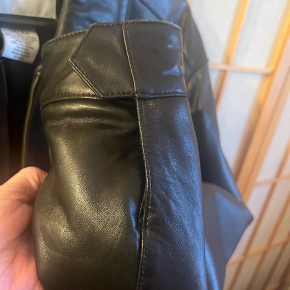 Worthington Leather Jacket. Zips with ease. Size large. Excellent new condition. - Picture 13 of 14